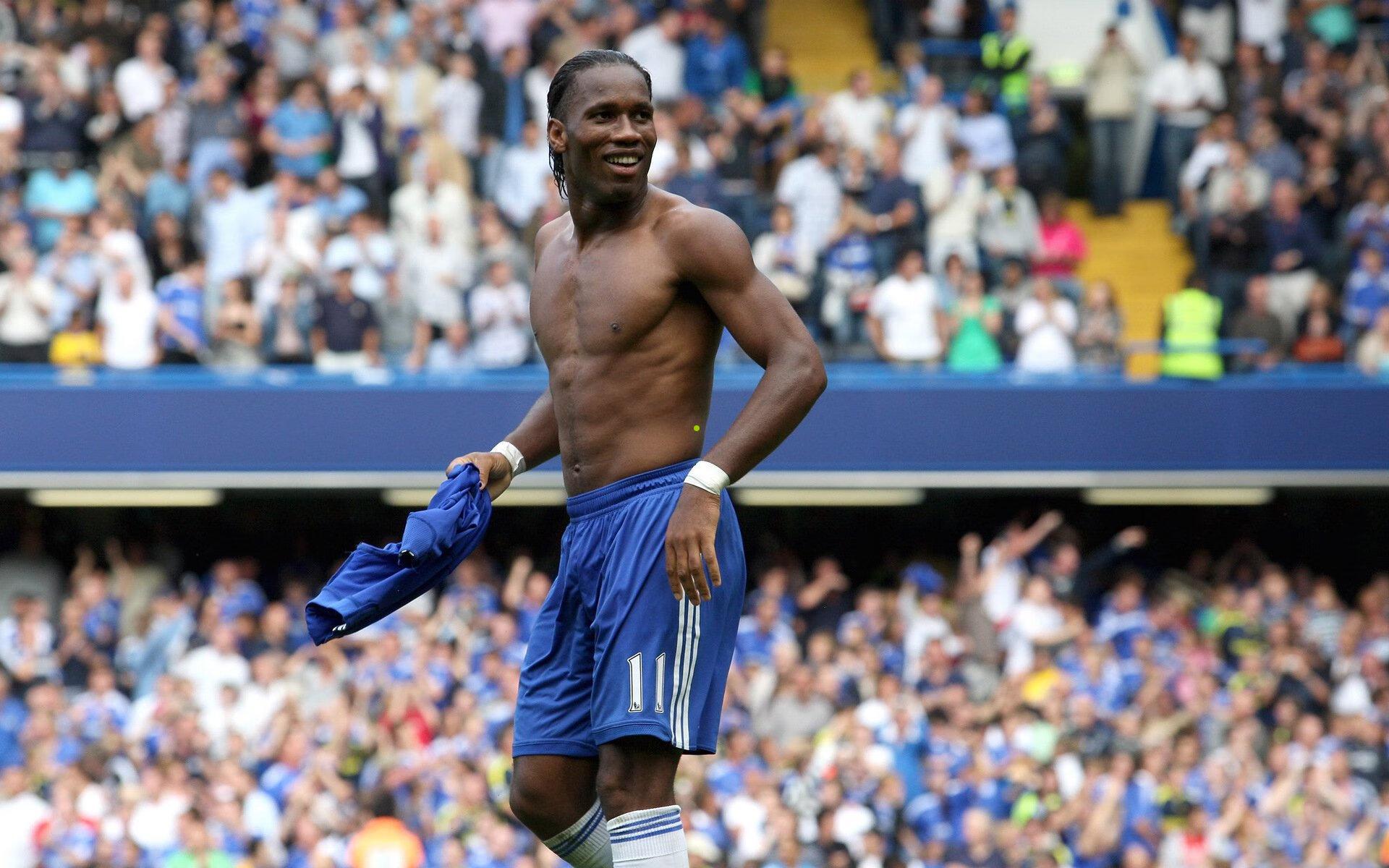 开云_神奇换人再度导演逆转好戏！小马丁高速反击一锤定音，球队3-1豪取胜利，埃泽助攻闪耀全场