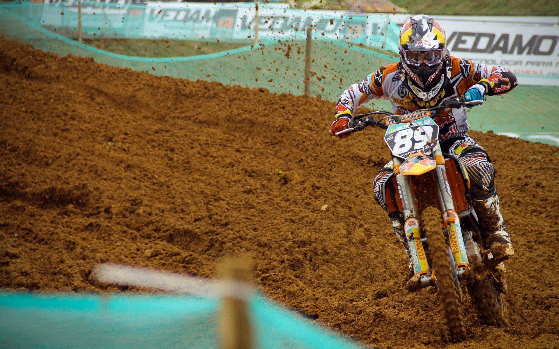 深圳新鹏城保级成功,悬崖勒马般的拨乱反正